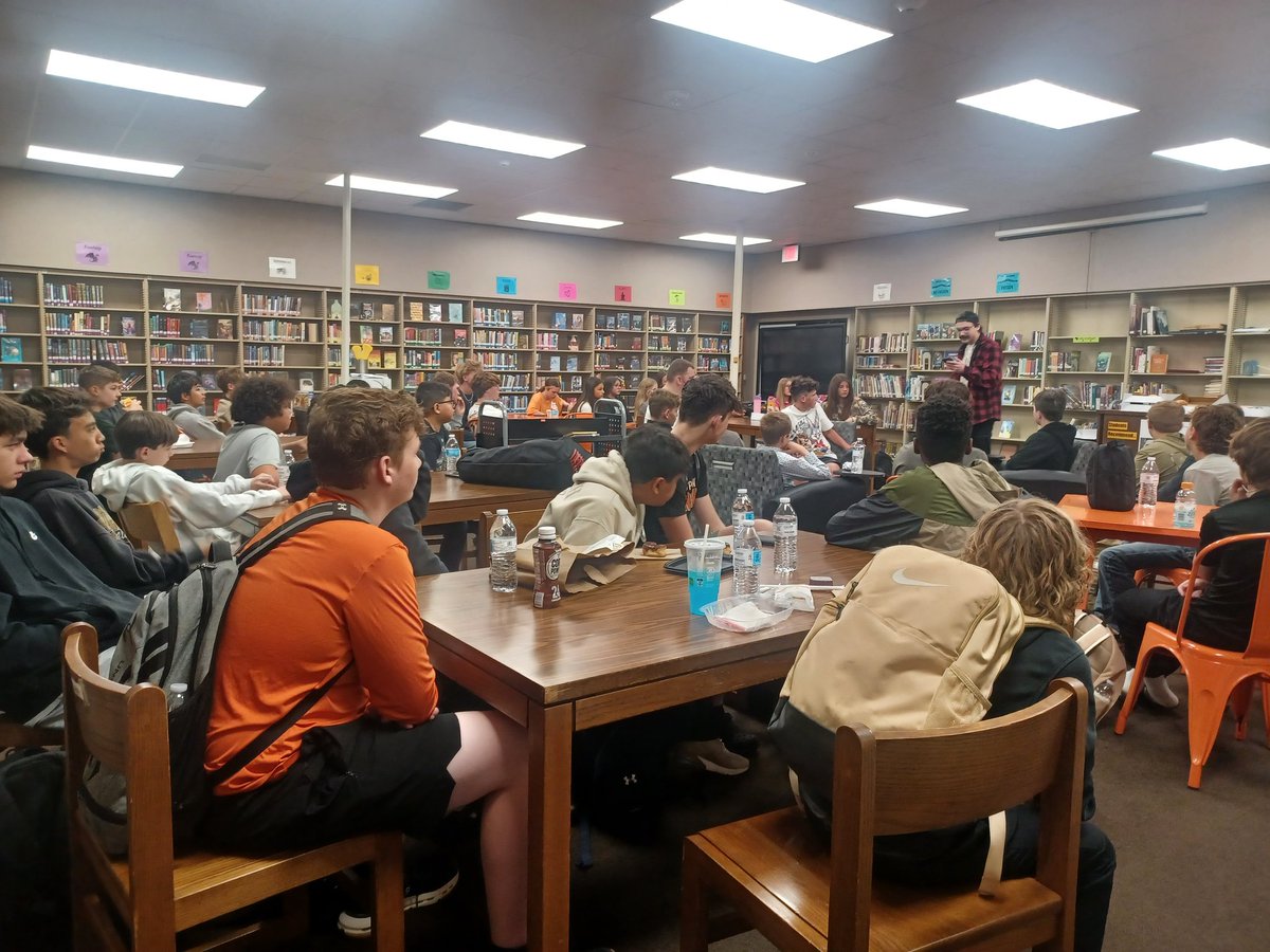 Tree8400's tweet photo. Great turnout for FCA this morning. Fantastic message on focusing on the future, not on the past. @NTX_FCAcoach https://t.co/icVxRUUUzk