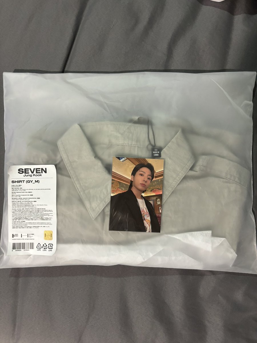 pppapair's tweet photo. พร้อมส่ง ᙏ̤̮

!! Merch Shirt Seven จองกุก ไซส์ M !!

ยังไม่เคยใส่มีแค่เอาออกมาดู ได้การ์ดค่ะ
 
— 2900 รวมส่งค่ะ

สอบถามเพิ่มเติมได้นะคะ  𓇼 𓂂𓏸
#ตลาดนัดBTS #ตลาดนัดบังทัน https://t.co/EL9bjVryGm