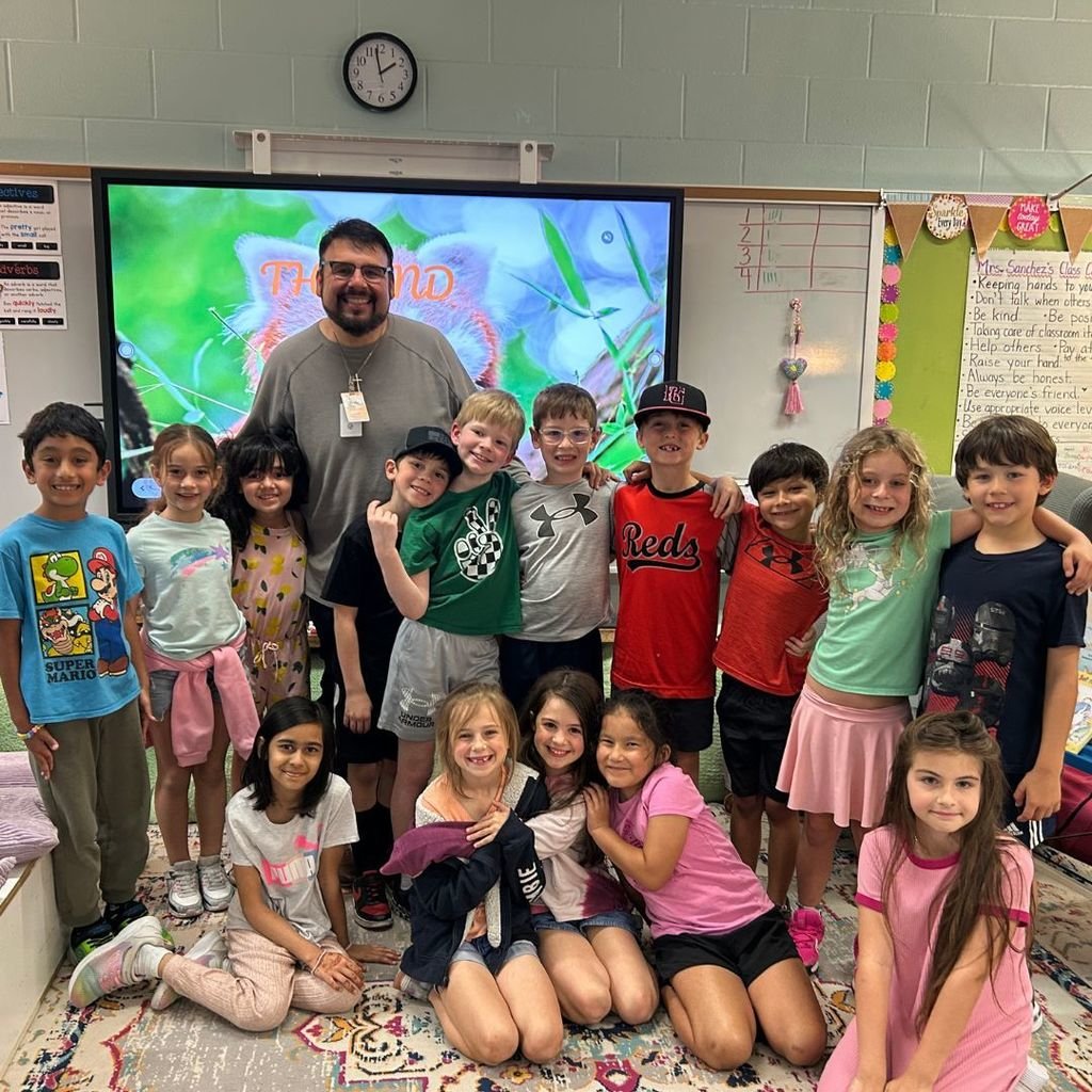 HumbleISD_SFE's tweet photo. Boy were these second graders happy to share their projects with Mr. B.  They definitely taught him a few things about some pretty amazing animals! https://t.co/ItpPTy9G72