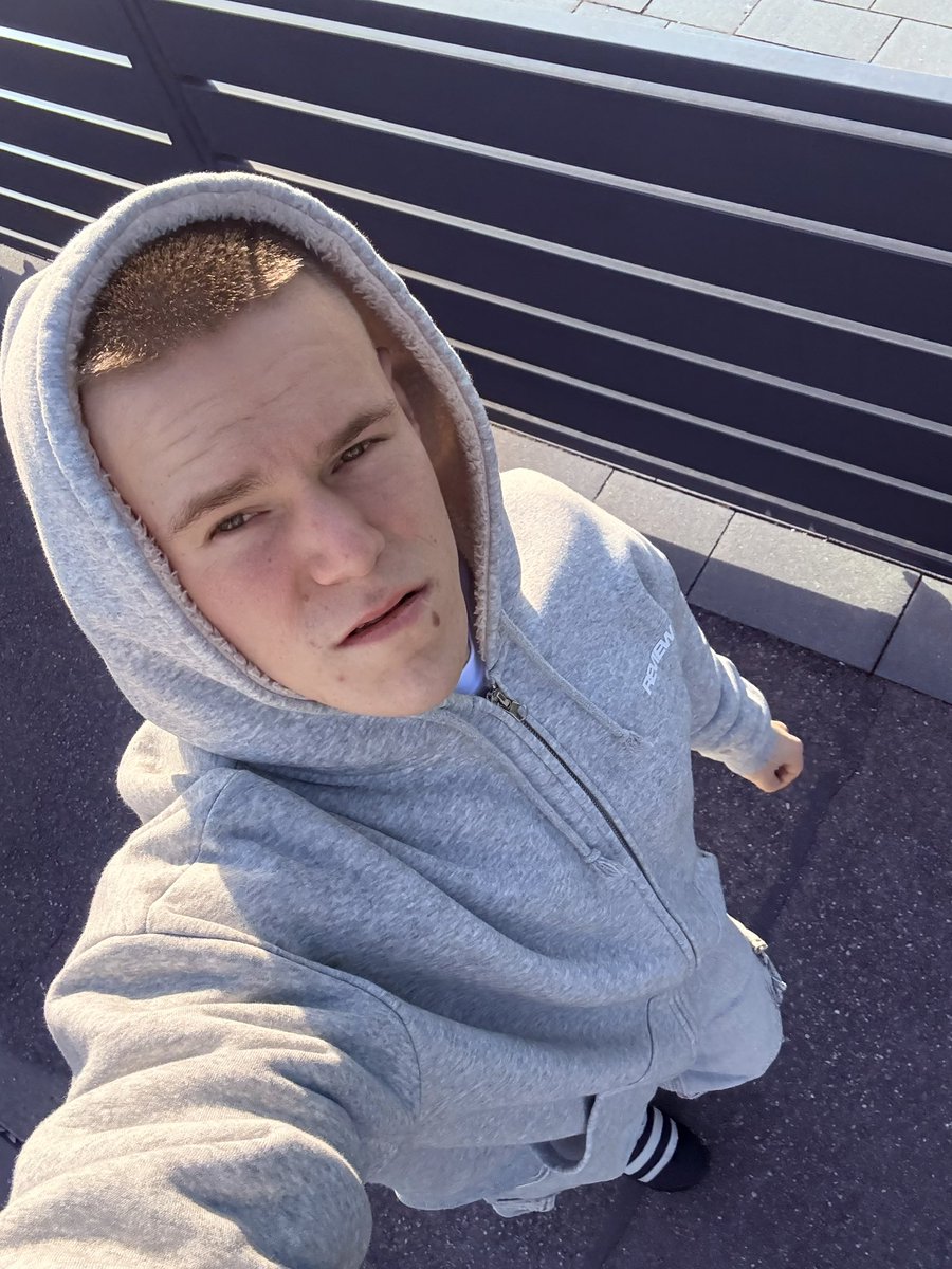 BERNEEMUSIC's tweet photo. Привет 👋🏻 https://t.co/AHGEP8URNZ