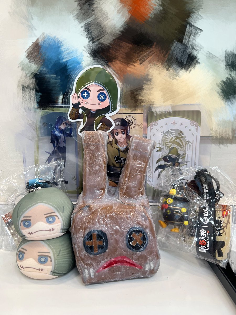 matsufujitakuya's tweet image. また第五グッズが😭