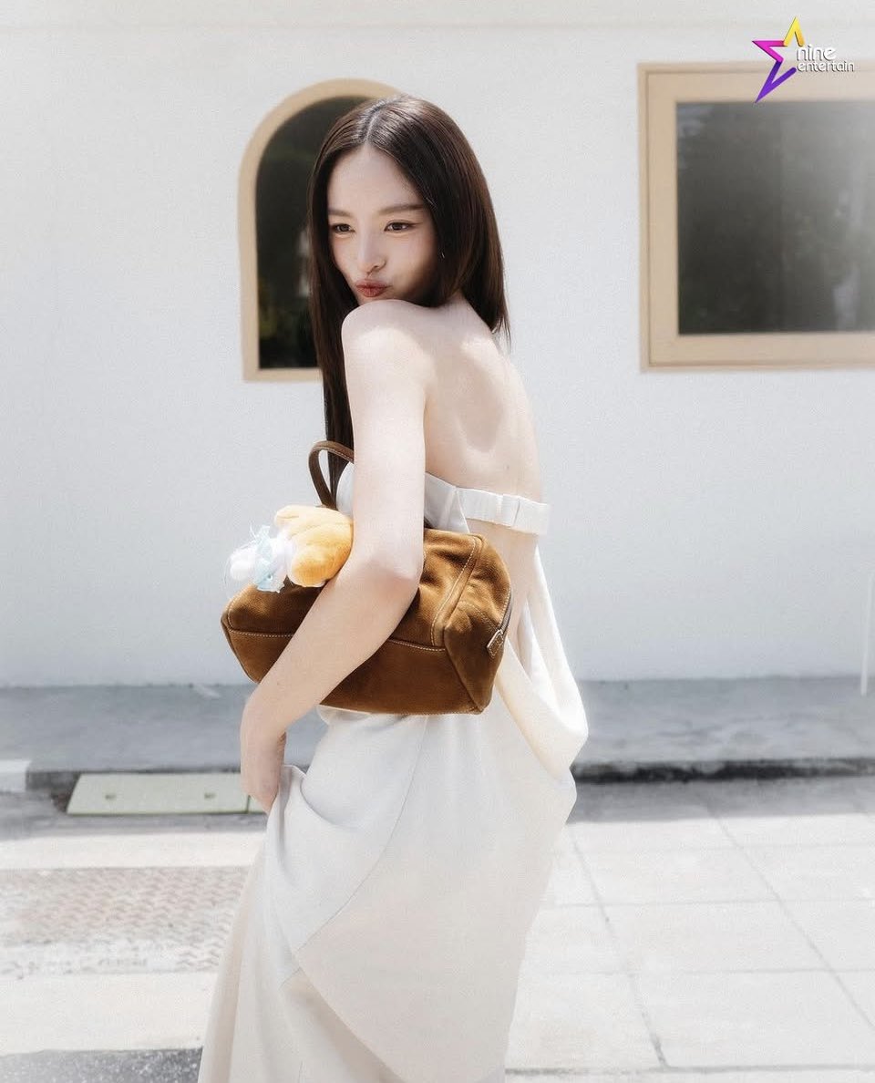 BeautyDiaryNews's tweet photo. ณิชา ตำนานผิวสวยเหมือนอาบน้ำวันละร้อยรอบ นี่ไปดูไอจีมา รูปคู่ล่าสุดตั้งแต่ปีที่แล้ว ส่วนคอมเม้นคนเริ่มไปให้กำลังใจแล้ว #โตโน่ #ณิชา https://t.co/v9T3M9T3DT