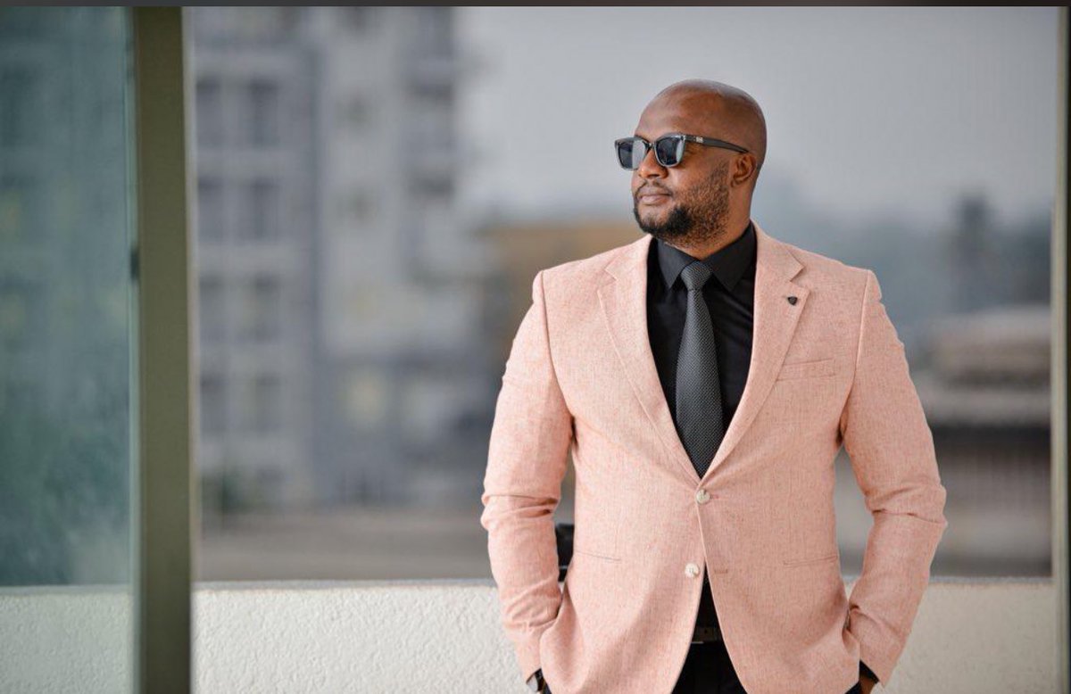 MambueniNdangi's tweet photo. Heureux anniversaire à vous @leParrainRDC, l’homme qui redonne le sourire aux démunis.

Que le Très-Haut exauce les désirs de votre cœur 🎂🎂🎂🎂🎂 https://t.co/kuakiZXj4d