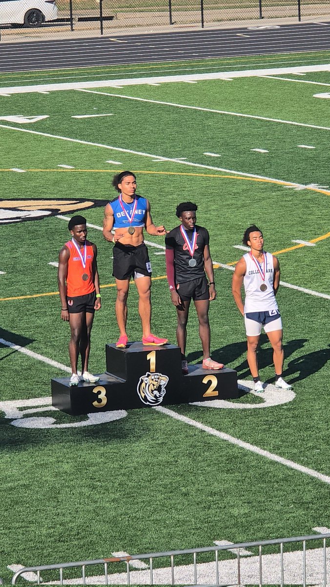 Darnell2Jackson's tweet photo. Placed 2nd🥈 at the Area Meet in 200m! With a new PR! 
2nd 🥈 4x100m
3rd 🥉4x200m 
Next up! REGIONALS...✅️
@GOaksTrack @CoachCrisostomo 
@coach_mcdowell @CoachBirdSays 
@GOaksFootball @jjholden17 @CoachEkanem https://t.co/CDVAjsSFgz