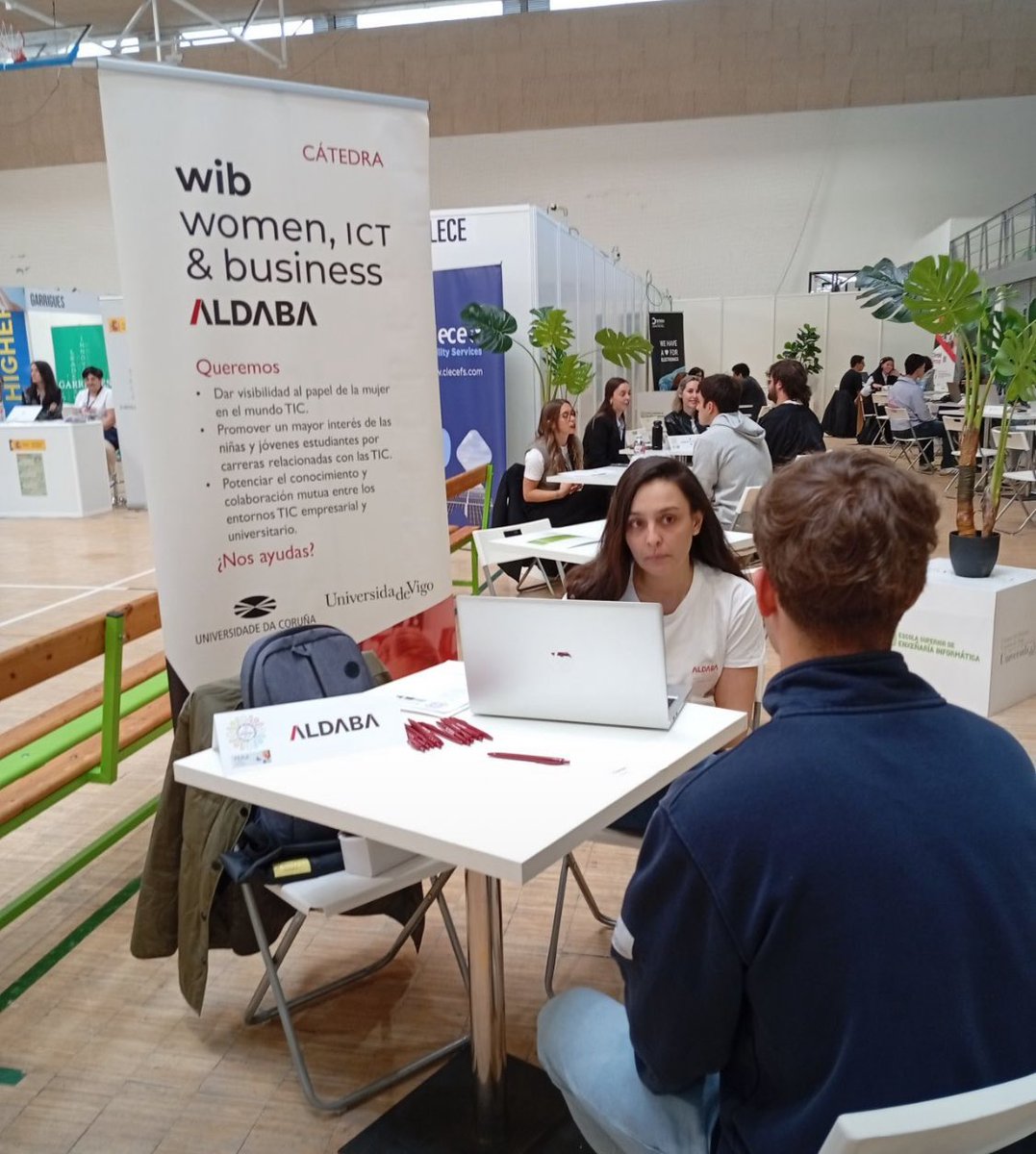 jacastelao's tweet photo. Ayer tuvimos el placer de participar en el "Foro de Emprego" de la ESEI (Escola Superior de Enxeñaría Informática) y nos encantó conoceros a todxs los que os pasasteis por allí a conocer ALDABA ♥️ 
La próxima será el 25 de abril en la Facultad Informática de A Coruña, https://t.co/WxrzN2LDBX