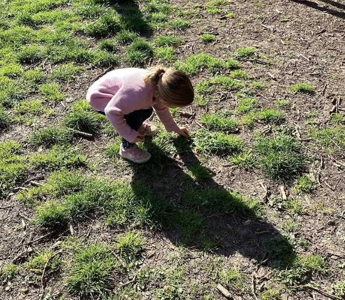 Little Learners_Castle Batch (@ll_castlebatch) on Twitter photo ๐๐๐ญ๐ฎ๐ซ๐ ๐ฐ๐๐ฅ๐ค
Our Little Learners took part in a nature walk. The children used their senses to discuss what they could see, hear, smell and touch! The children worked together to collect some items they found and bought them back to Discoverers to create nature pictures. ๐๐๐ญ๐ฎ๐ซ๐ ๐ฐ๐๐ฅ๐ค
Our Little Learners took part in a nature walk. The children used their senses to discuss what they could see, hear, smell and touch! The children worked together to collect some items they found and bought them back to Discoverers to create nature pictures.