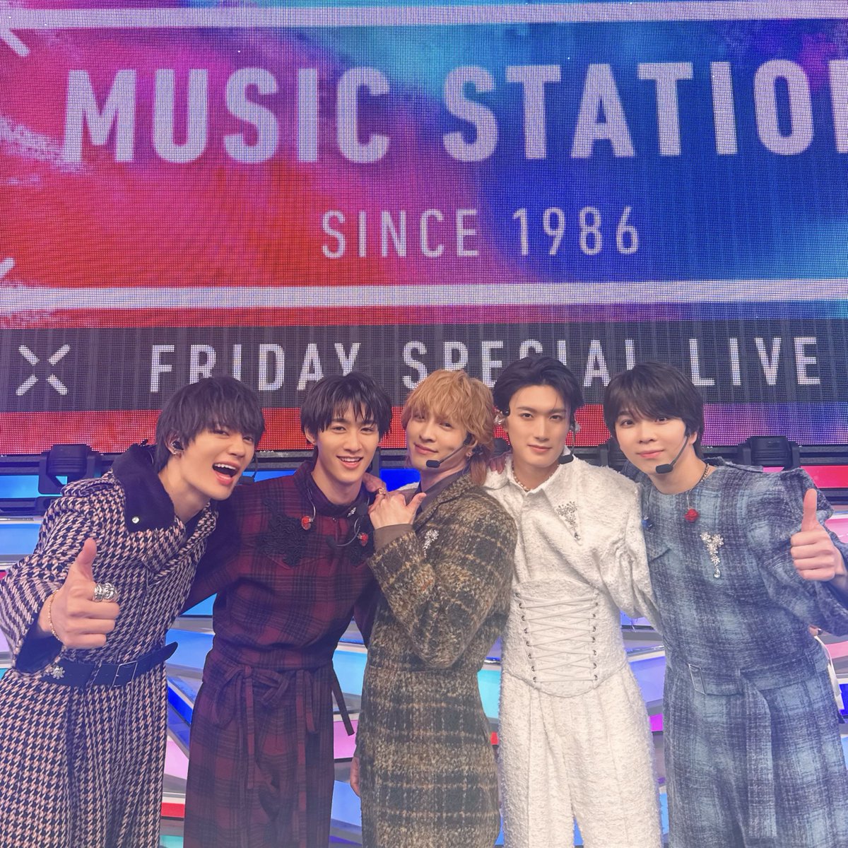 milk_info's tweet photo. テレビ朝日「ミュージックステーション」
ご視聴いただきありがとうございました！

M!LK #Mステ 初出演
たくさんの応援コメントありがとうございました！！！！！

🎤春ツアー 横浜/神戸公演チケット先行受付中🎟️
https://t.co/X9L7uJWU3A
🕺M!LK公式TikTok
https://t.co/YPeD429K2p 

この後はM!LKの公式Instaglamで待機...？🤔

#ミュージックステーション @Mst_com 
お写真左から
#佐野勇斗 #曽野舜太 #吉田仁人 #山中柔太朗 #塩﨑太智 
#MILK #MILKビジュイイじゃん