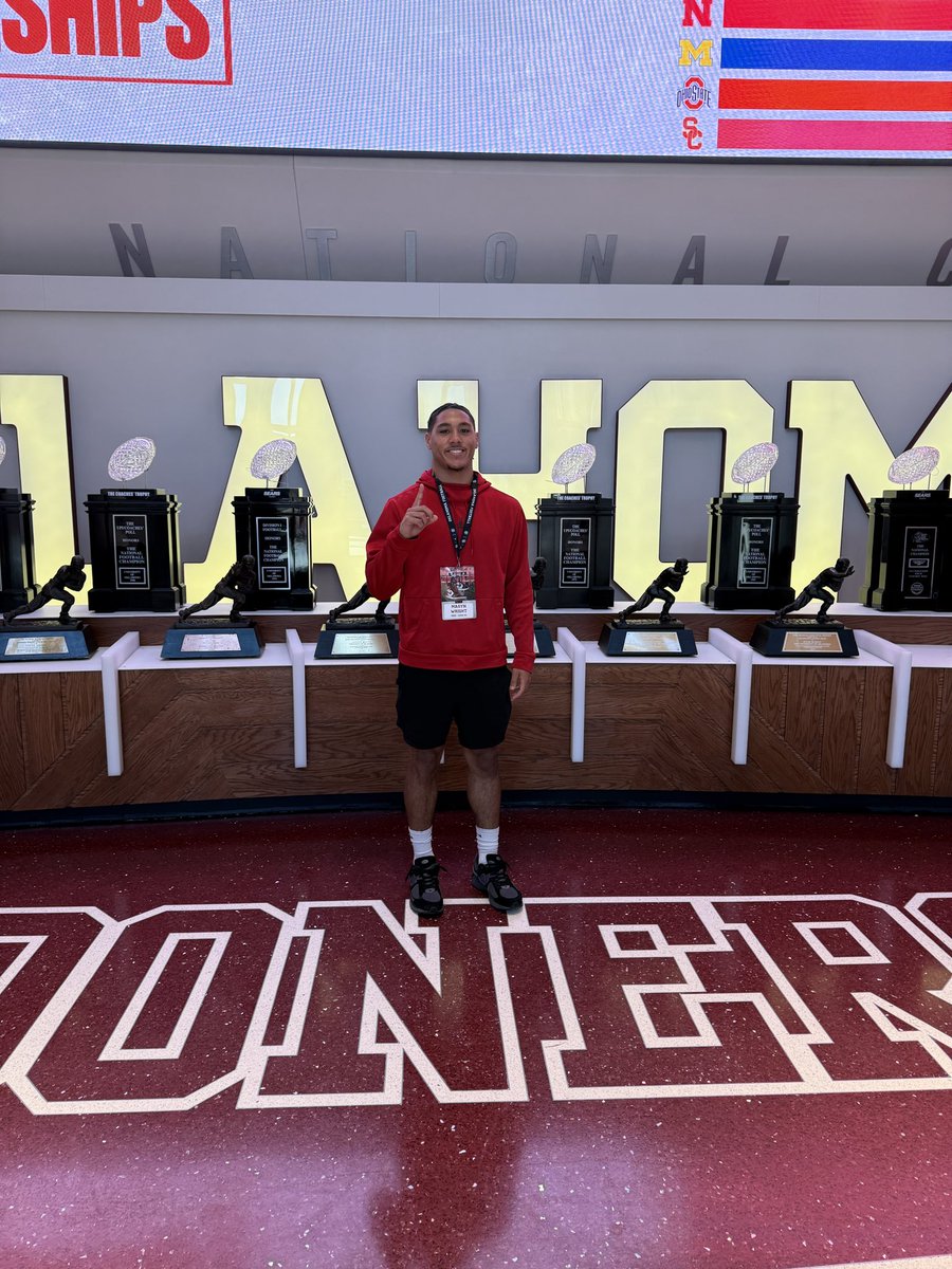 Had a great visit yesterday in Norman. Thanks for having me. BOOMER <a href="/CoachVenables/">Brent Venables</a> <a href="/coach_bhall/">Brandon Hall</a> #OUDNA