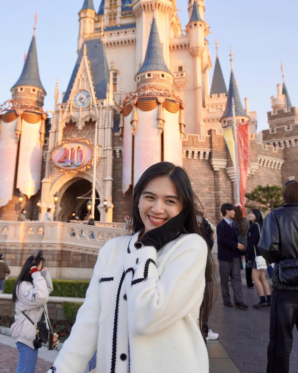 Happy Birthday, Gaby! You make life more beautiful just by being in it. You truly are a blessing, and we hope this year brings you all the love and happiness you deserve.

<a href="/gabywarouw4/">Gaby Warouw</a> 
#Gaby27th
#HappyGabyDay