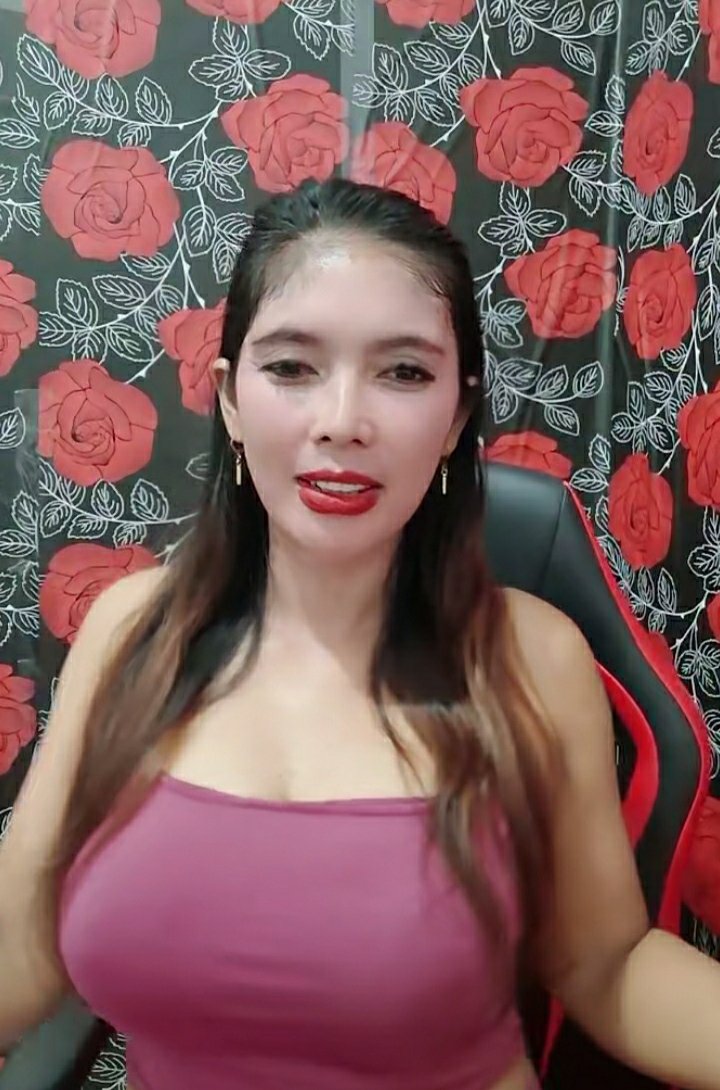 underwater_b0i's tweet photo. Tante bening🩷 https://t.co/C7CM7rvHBK