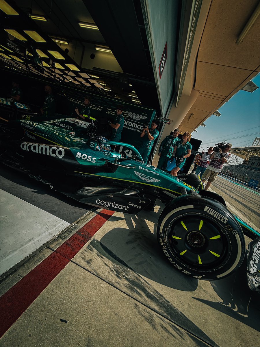 FIM DO TL1 🏁

Felipe Drugovich finalizou o primeiro treino livre do Grande Prêmio do Bahrein na P16, com sua melhor volta sendo 1:35.198 (+1.9). Felipe realizou 19 voltas, sendo a maioria delas com os pneus duros.

#TeamDrugovich