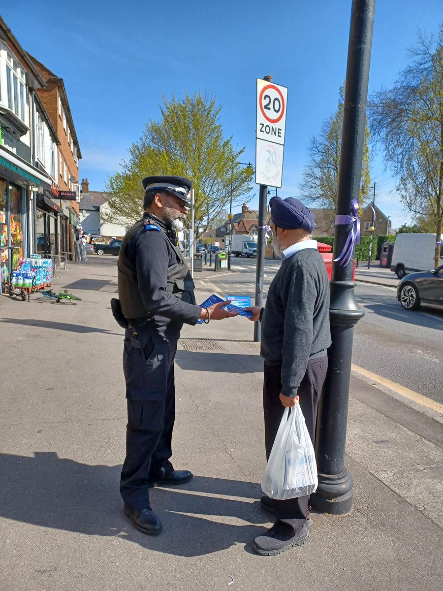 MPSHarefield's tweet photo. Harefield Village Safer Neighbourhood Team officer conducted street briefing at the location and crime prevention advice was given to the residents.
#CrimePrevention #SaferStreets #BeSafe https://t.co/0GPCUTj9ro