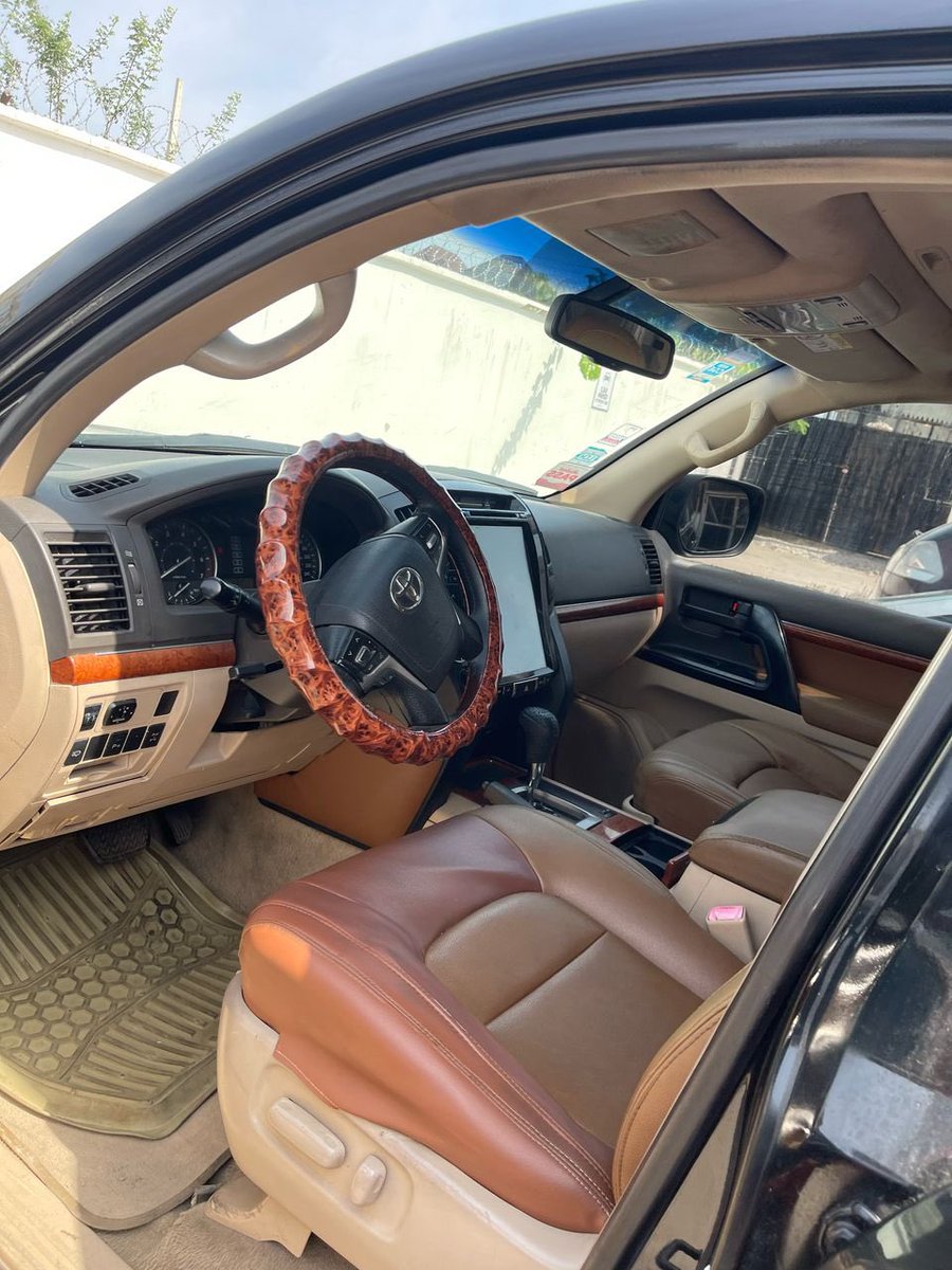 misi_theog's tweet photo. 2014 Toyota LANDCRUISER upgraded to 2020
BOUGHT BRAND NEW
WELL MAINTANED

N49m only https://t.co/rdZucS7CPF