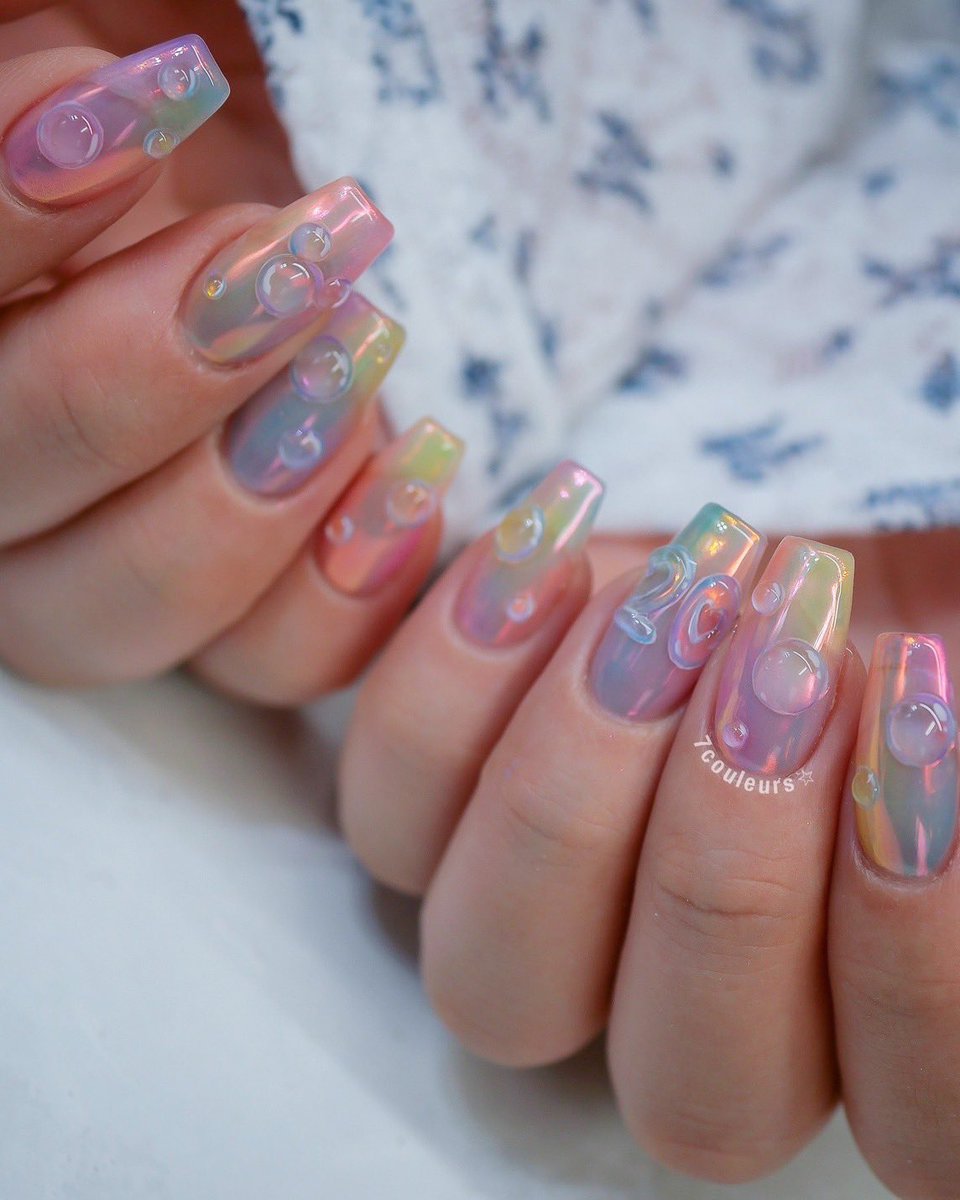 ダッフィー20周年おめでとう🎉

カラフルハピネスネイル💅

立体シャボン玉🫧🫧