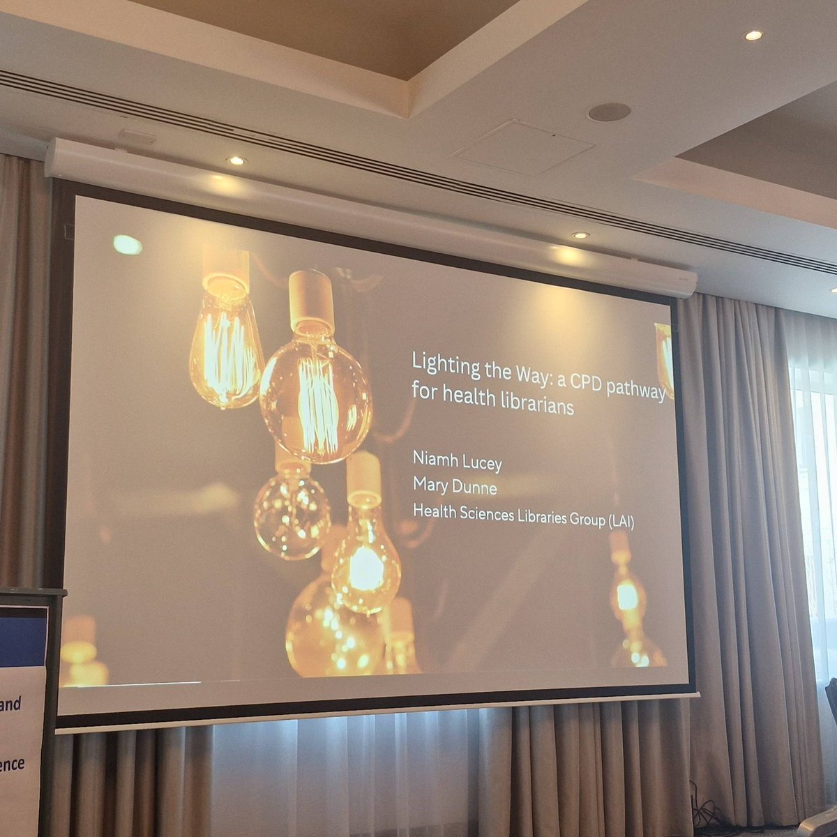 Niamh Lucey from HSLG giving us a great insight into CPD opportunities available to members.  

#LAICILIPIRE25