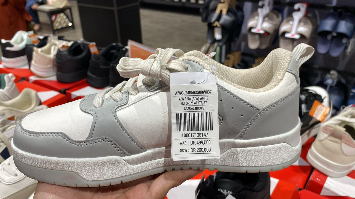 moviablekpopid's tweet photo. hi guys aku open jastip sport station lagi edisi bulan april ada disc sampe up to 70% 🤍 ada airwalk diadora reebook converse nb dll start dari 130 an ajaaa ~

btw fee 20k udah termasuk packing yapp ada grup order wa dom bekasi <3

katalog aku drop dibawah 🤍 https://t.co/Bc67QJL84n