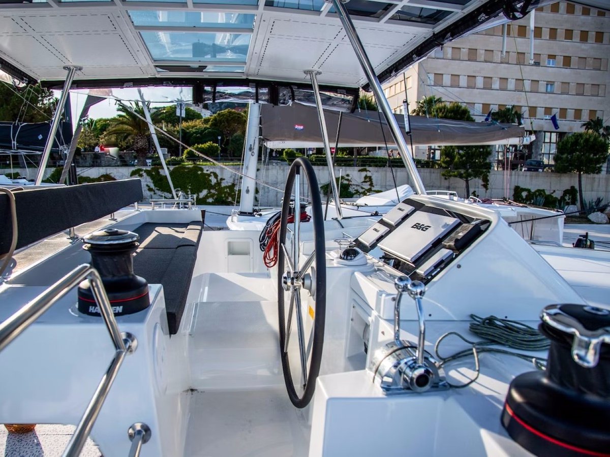 grabauyachts's tweet image. PRICE REDUCTION - 2019 Lagoon 450 F 'ANJA' for sale - Now asking Euro 537,000 ex VAT - lying Croatia - Full specification 4-cabin, 4-heads flybridge Lagoon 450.

bit.ly/4lrRjfK 

#lagoon450 #lagoon450f #lagooncatamarans #mulithull