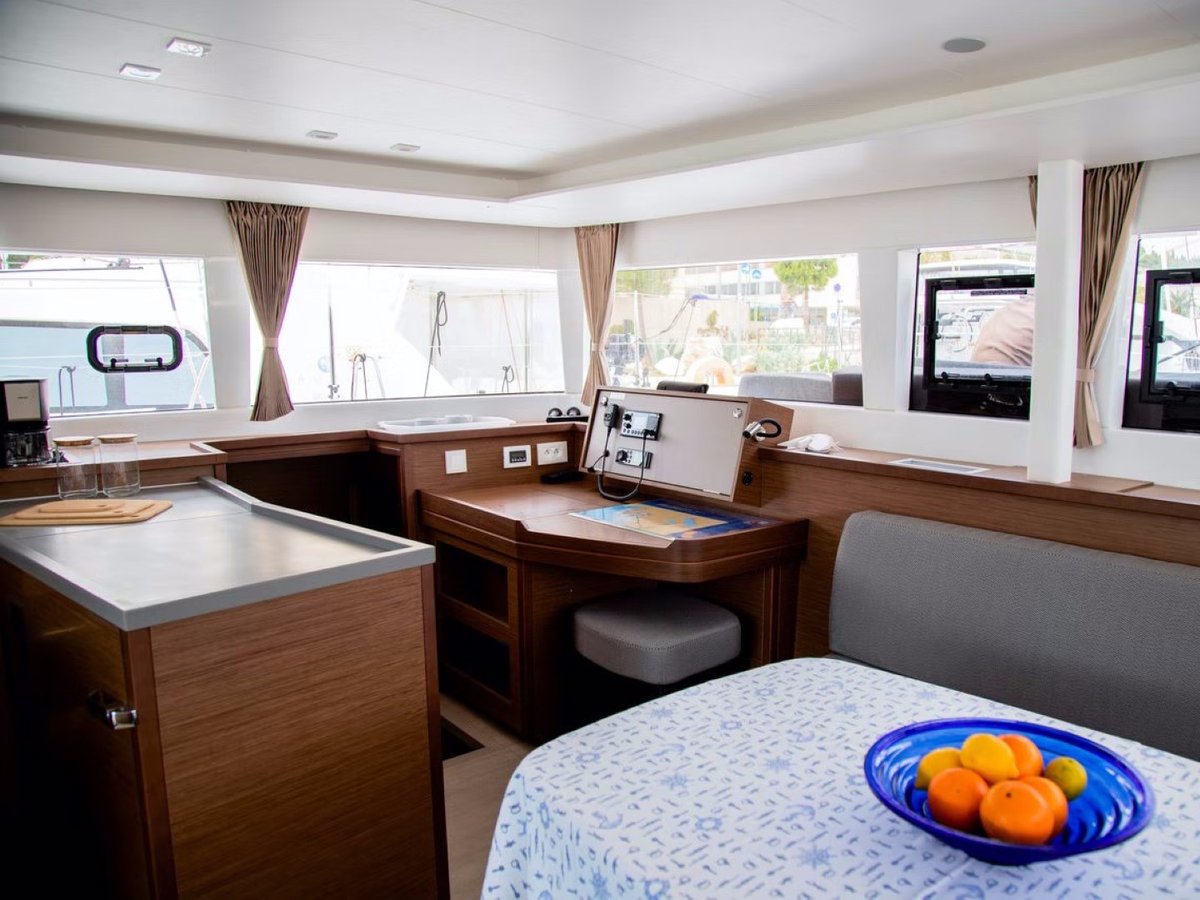 grabauyachts's tweet image. PRICE REDUCTION - 2019 Lagoon 450 F 'ANJA' for sale - Now asking Euro 537,000 ex VAT - lying Croatia - Full specification 4-cabin, 4-heads flybridge Lagoon 450.

bit.ly/4lrRjfK 

#lagoon450 #lagoon450f #lagooncatamarans #mulithull
