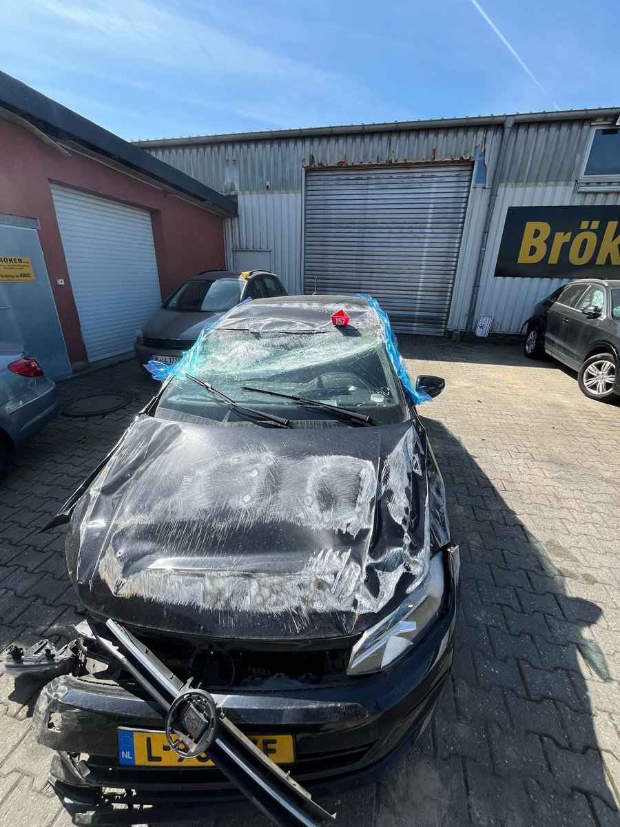 ArjoVerweij's tweet photo. #Deutschland #Unfall #Hilfe 
Wir suchen Zeugen zu einem Unfall vom Montag, 7. April. A44 zwischen Jackerath und Hochneukirch. Der Unfall ereignete sich zwischen einem schwarzen VW polo L-903-ZF  und einem LKW FIE-BK-619. Zeugen können sich unter +31 654225362 melden.
bitte retwee https://t.co/6KgKGT4Wzn