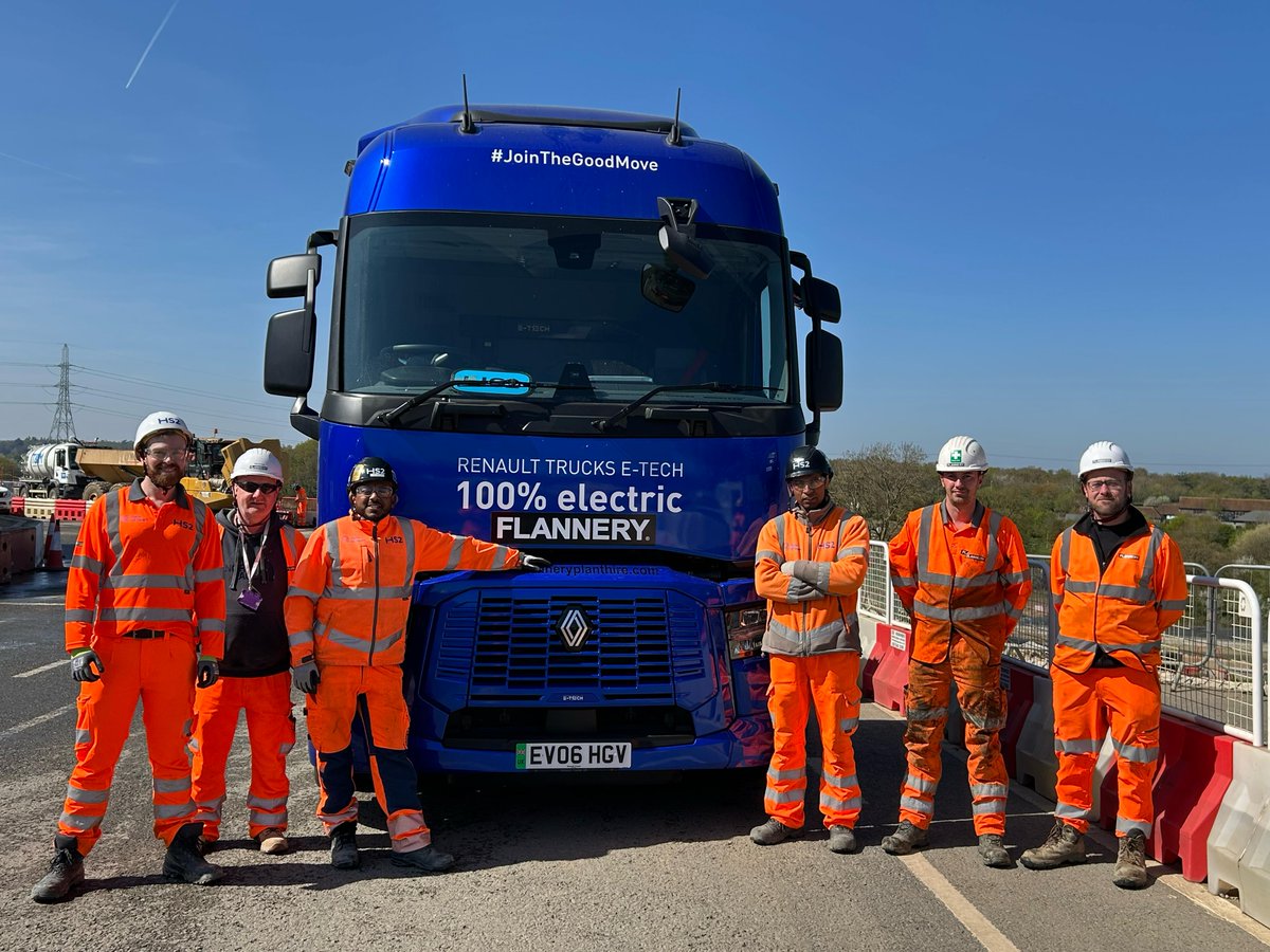 FlanneryPlant's tweet image. Emission reduction does not mean compromise. 

This morning, we launched the electric powerhouse Renault E-TECH T onto the roads for our customers. 

The first vehicle left Wembley and went straight to site at HS2 (High Speed Two) Ltd 

#Flannery #Renault #Electric #Transport