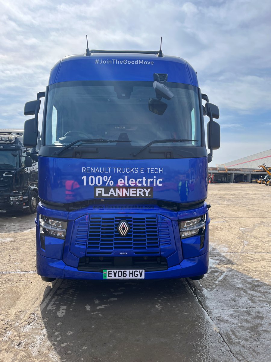 FlanneryPlant's tweet image. Emission reduction does not mean compromise. 

This morning, we launched the electric powerhouse Renault E-TECH T onto the roads for our customers. 

The first vehicle left Wembley and went straight to site at HS2 (High Speed Two) Ltd 

#Flannery #Renault #Electric #Transport
