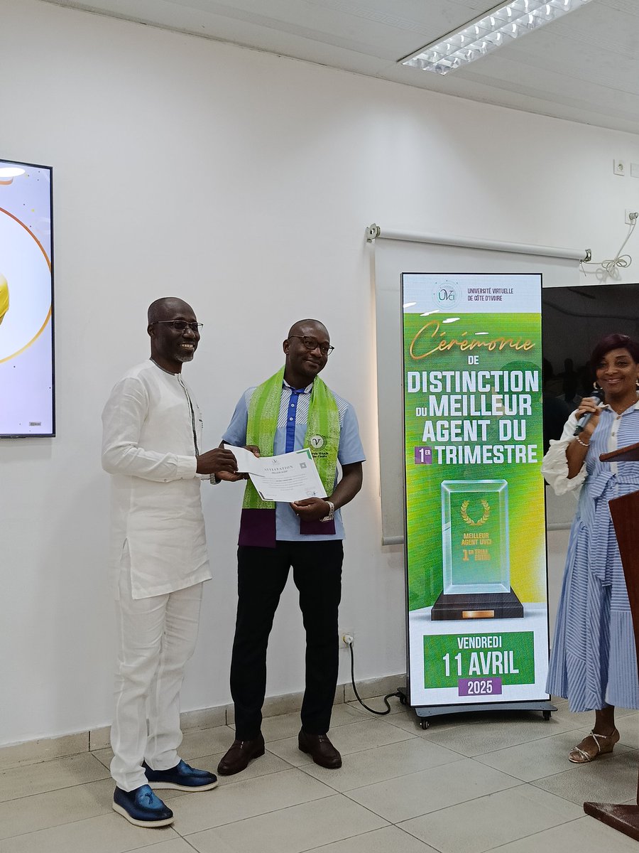 loboclem's tweet photo. Le mérite est célébré à l'Université Virtuelle de Côte d'Ivoire #UVCI. Le meilleur agent du Trimestre 1 de l'année 2025 est célébré. Son nom, Dr Coulibaly Yadoho Noël, Chef de Service Pédagogie.
@MIANSEH @uvciv , @mesrsci https://t.co/gYRjKBXONO