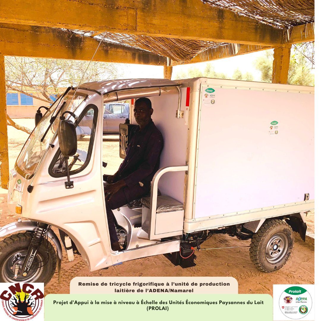 Cncr_Senegal's tweet image. Podor : le Cncr octroie un tricycle frigorifique aux jeunes/femmes de l'unité de production de lait de l'ADENA/Namarel. Le #Cncr  y a joint des pots avec étiquettes pour un meilleur positionnement de leurs produits laitiers sur le marché. Dotation faite ds le cadre du #Prolait.