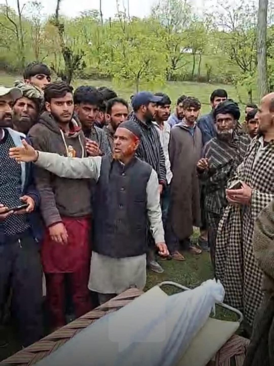 Chparwaz_'s tweet photo. #JusticeForMukhtar#Showkit#Rayaz #Devsar #MissingYouth"
@PMOIndia @OmarAbdullah @JavedRanaa @JmuKmrPolice https://t.co/qzSRnckLZi