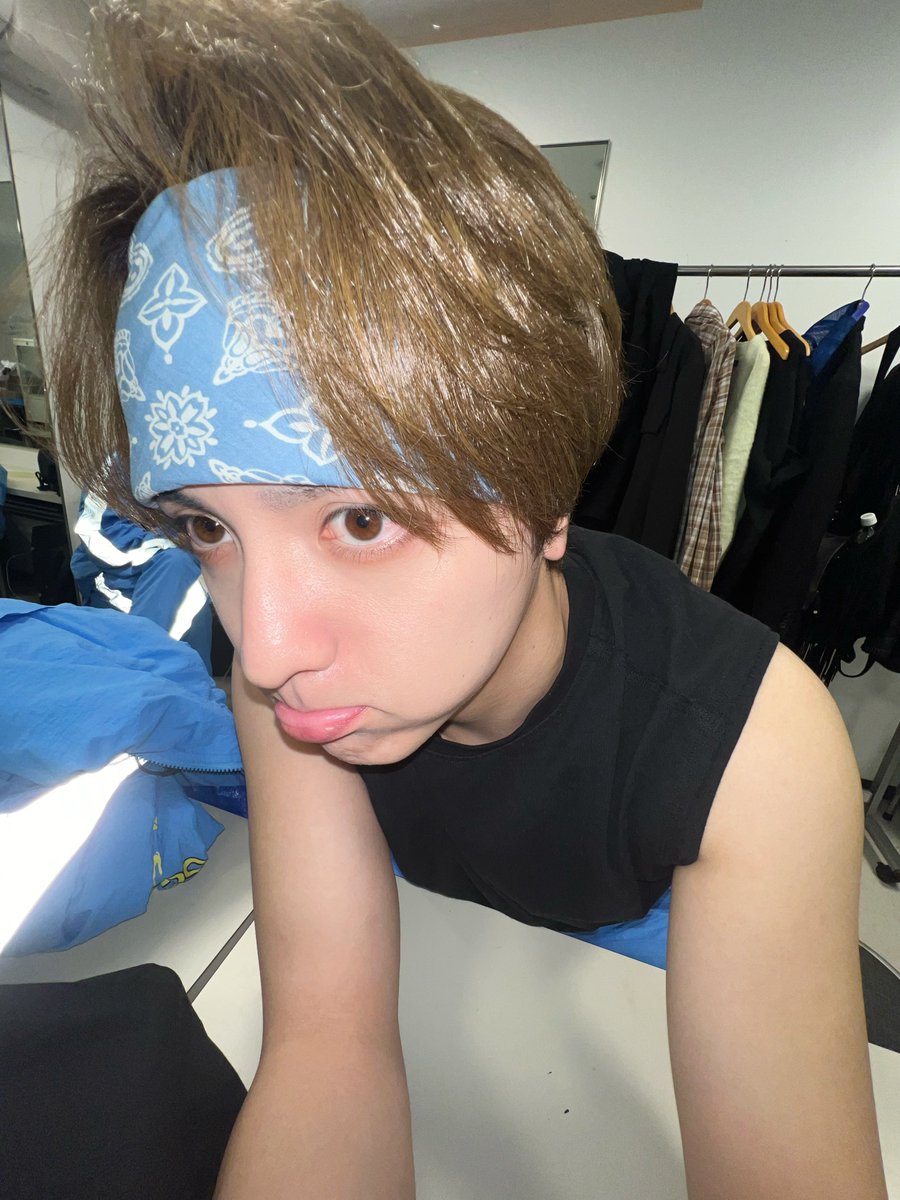 shuru_ohl's tweet photo. リリイベ本日もありがとうございました✌️
やっぱりOHLが横浜に来ると雨が降りますね。笑
#OHL #7bit #リリースイベント https://t.co/ApbRXYUtvW
