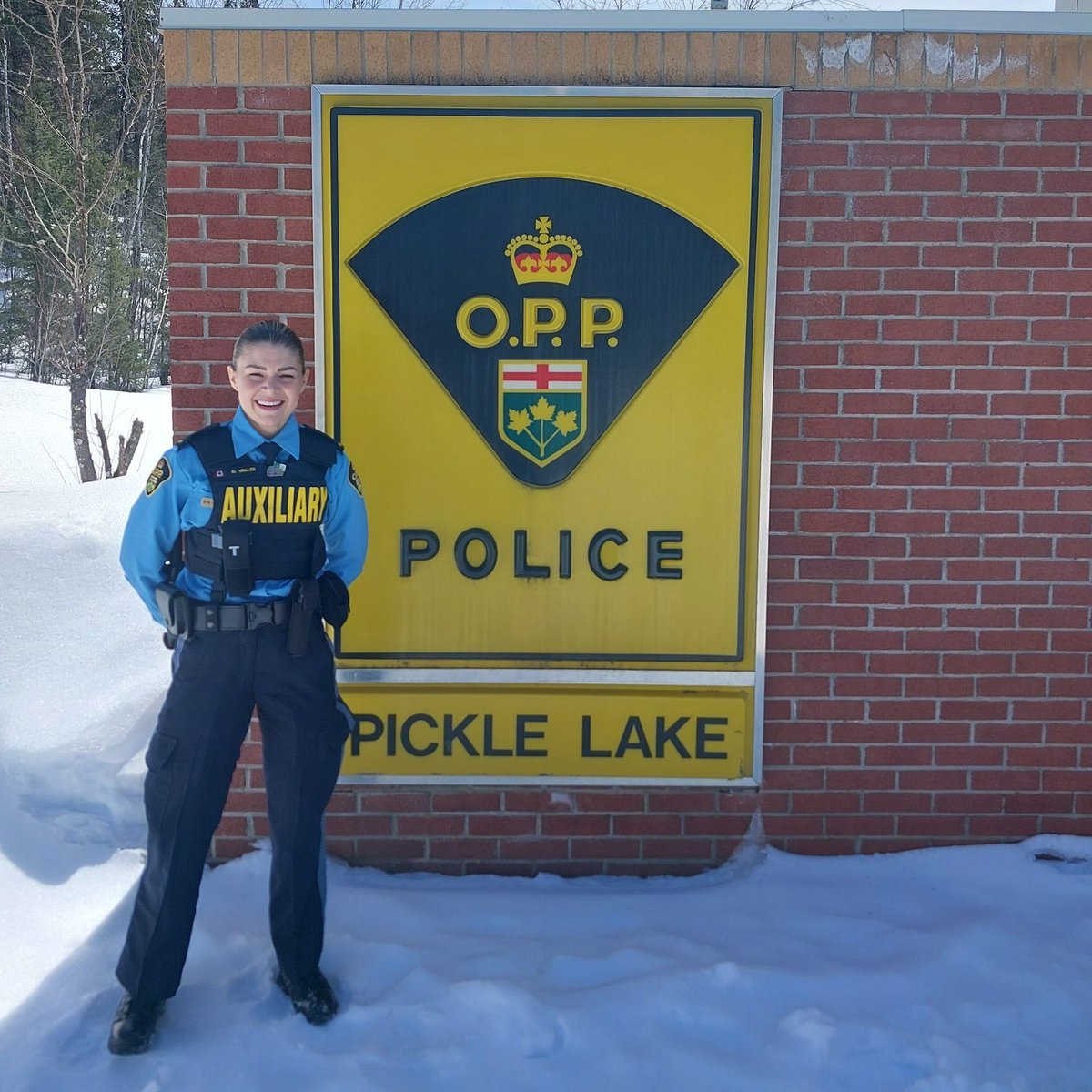 We are thrilled to welcome Auxiliary Valle - our first Auxiliary member in Pickle Lake in many years! Today marks a special day as she begins her first shift.
Not only is she serving as an Auxiliary, but she is also a Detachment Guard for us. Her goal is to become an officer one