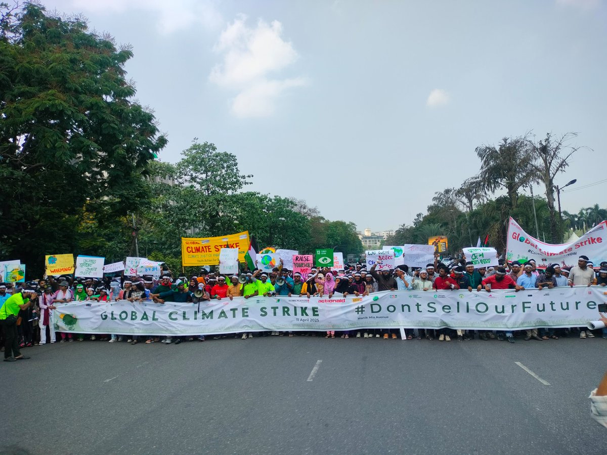 Jubayer Islam (@jub1ayer) on Twitter photo Largest Climate Strike in Dhaka 🔥
#globalclimatestrike2025
<a href="/UNFCCC/">UN Climate Change</a>
<a href="/GretaThunberg/">Greta Thunberg</a>
<a href="/SyedaRizwanaH/">Syeda Rizwana Hasan</a>
<a href="/realDonaldTrump/">Donald J. Trump</a> Largest Climate Strike in Dhaka 🔥
#globalclimatestrike2025
<a href="/UNFCCC/">UN Climate Change</a>
<a href="/GretaThunberg/">Greta Thunberg</a>
<a href="/SyedaRizwanaH/">Syeda Rizwana Hasan</a>
<a href="/realDonaldTrump/">Donald J. Trump</a>