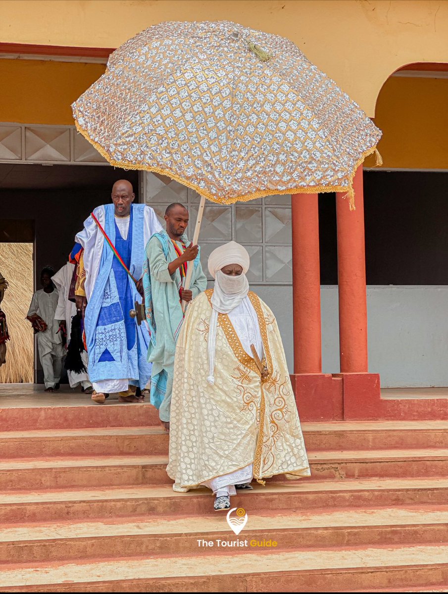 TheTouristG_'s tweet photo. Fam Trip – Jour 4/12
Derniers instants au cœur du Nord 🇨🇲
🕌 Cet Après-midi, nos pas nous ont menés jusqu’au Lamidat de Ngaoundéré, symbole majestueux d’un patrimoine ancestral où chaque mur, chaque regard, chaque silence raconte l’histoire d’un peuple fier et digne.
1/3 https://t.co/DNosGgjDaj