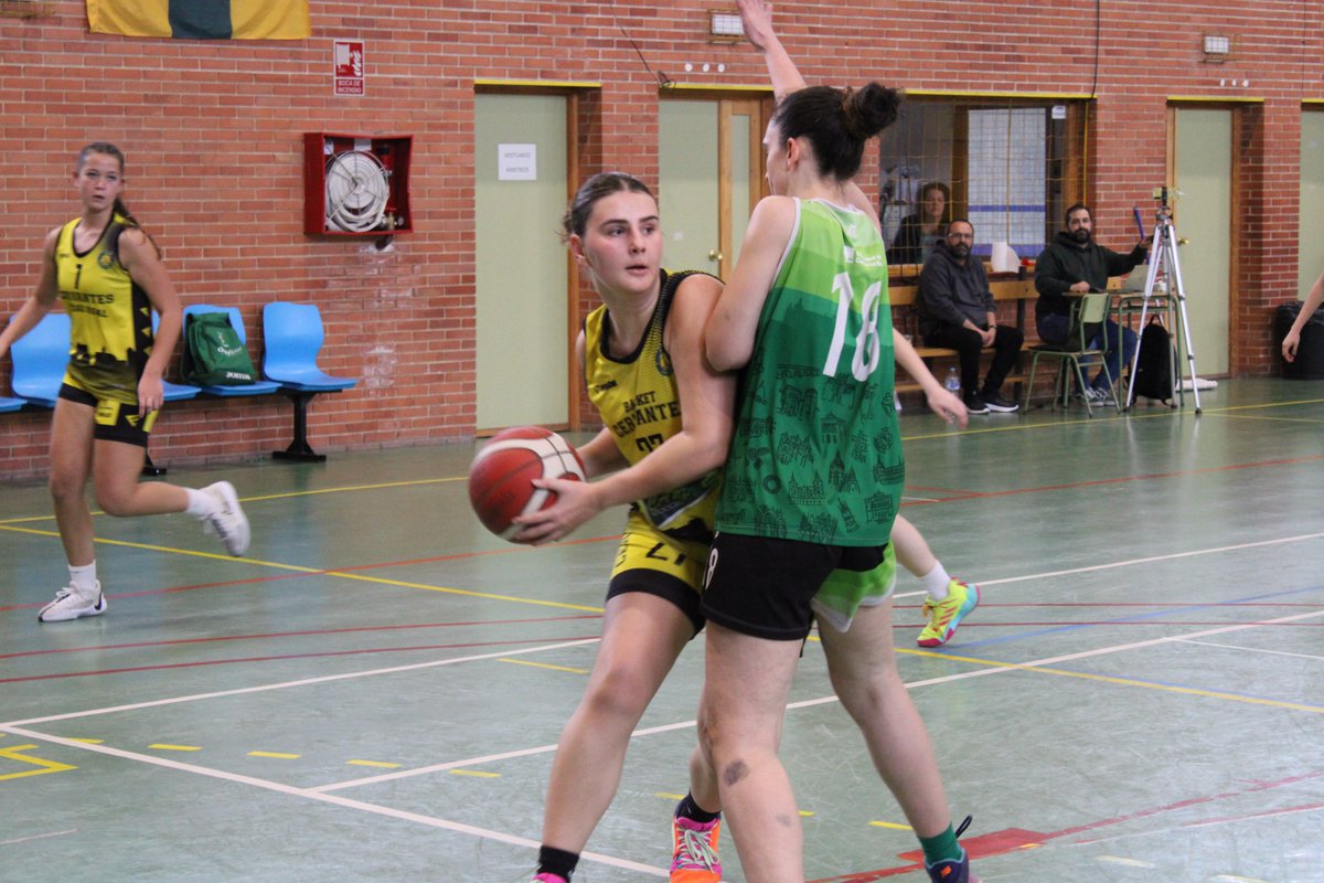 fbclm's tweet photo. #LigaUCLM🚺 |  Final Q1 | Jornada 1
🏀 @BASKETCERVANTES 10-16 @CEIToledo 
💻Streaming👇
https://t.co/OUe5JfgnYU
📊STATS by @SwishAllHoops
📸Flickr FBCLM
#PasionXBasketCLM https://t.co/VBspnNb67J