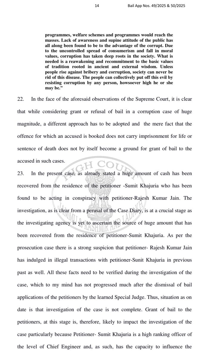 Railwhispers's tweet image. #BailApplication of #SumitKhajuria, CE/KRCL &amp;amp; #RajkumarJain, Director/#ParasRailTeck has been rejected 2nd time by the highcourt of J&amp;amp;K in a #CBI case.

Highcourt said in an order passed on 25th March, In the face of the aforesaid observations of the Supreme Court..
@RailMinIndia
