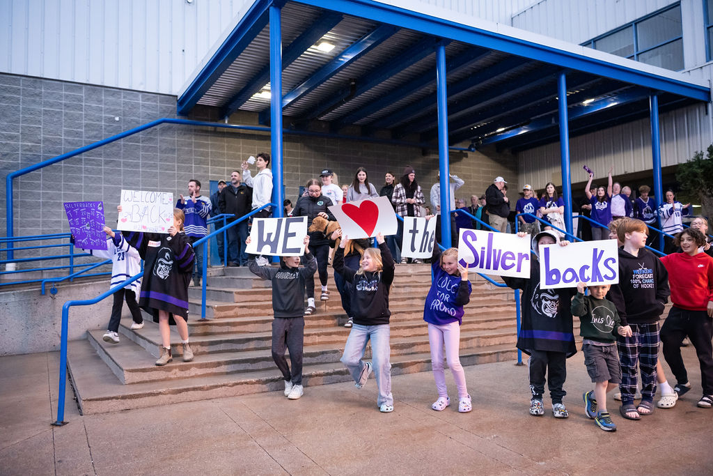 Thank you to all our fans, billet families, volunteers, and corporate sponsors for another great season.

To our graduating players: thank you for your dedication. We wish you all the best in your future endeavors.