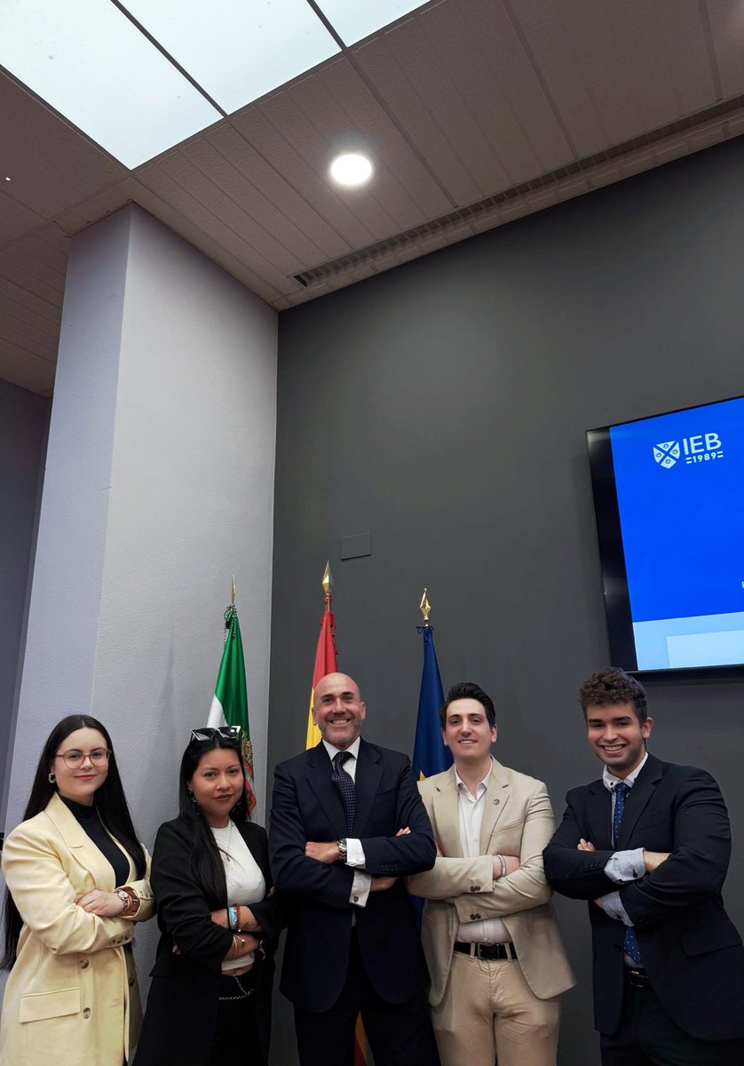 Facultad de Derecho UEX tweet media