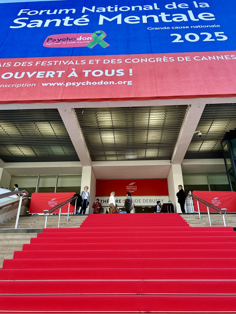 Au Forum national de la santé mentale avec <a href="/yannickneuder/">Dr. Yannick Neuder</a>, ministre de la santé, à <a href="/villecannes/">Cannes</a> au palais du <a href="/Festival_Cannes/">Festival de Cannes</a> 🙏 <a href="/Le_Psychodon/">Psychodon</a> <a href="/Sante_Gouv/">Ministère de la Santé et de l'Accès aux soins</a> <a href="/ARSPaca/">ARS Paca</a> 
#sante #psychiatrie #cannes