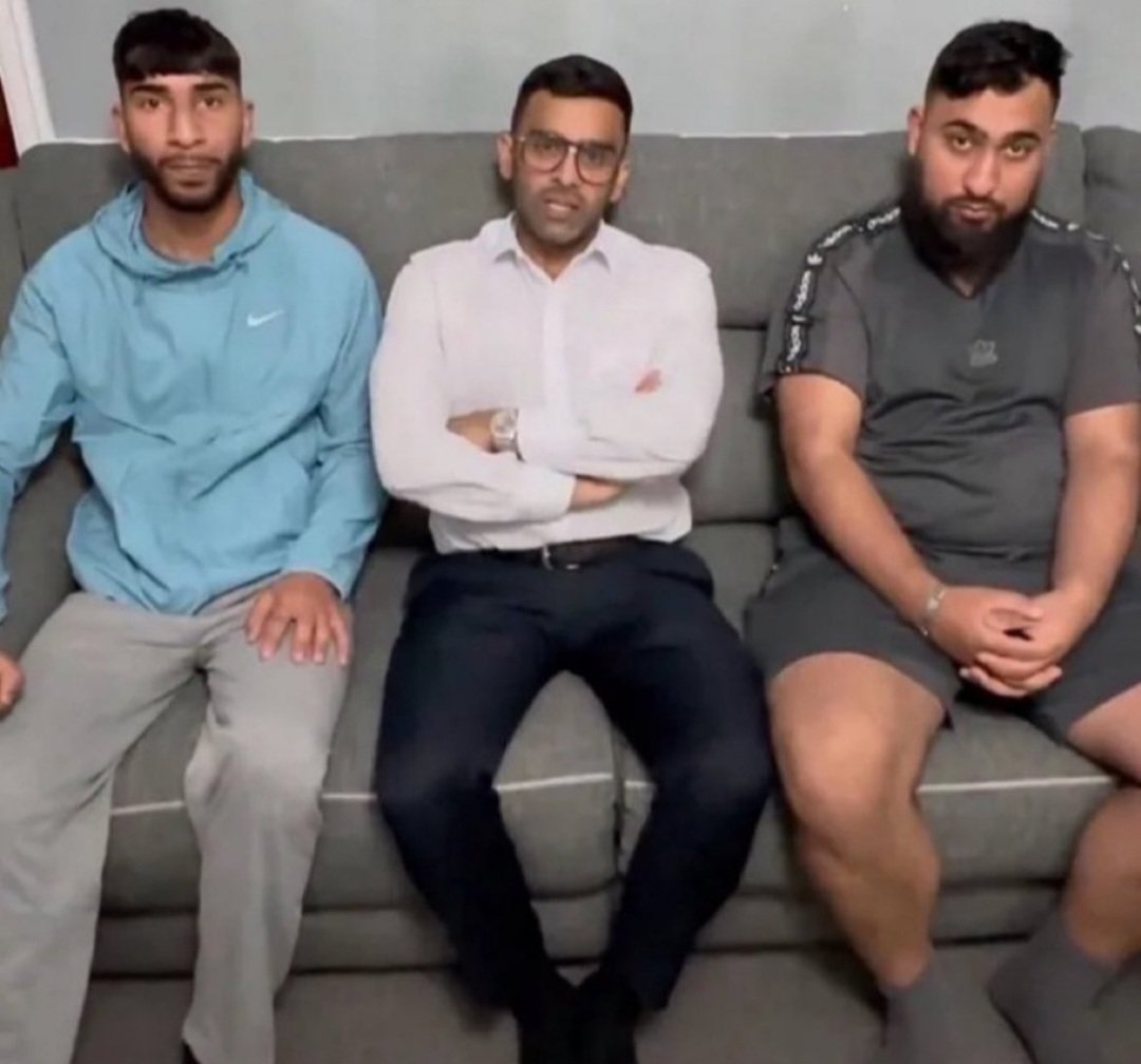 🚨Tommy Robinson is locked in solitary confinement for airing a video that was nothing but FACTUAL.

Meanwhile these cretins assault a female police officer, breaking her nose, and are FREE to walk the streets.

BRITAIN IS A DISGRACE.