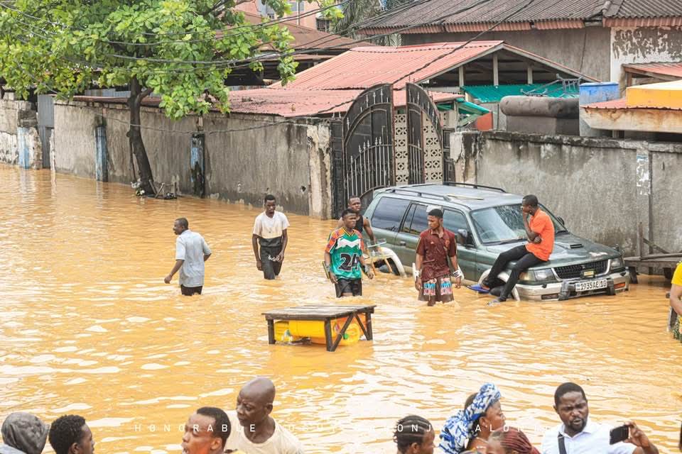 brandonyendo9's tweet photo. Allô ❗❗ il pleut à #Kinshasa , position #NDANU et #Salongo  comment ? 
@daniel_bumba_01 @shabani_lukoo @SuminwaJudith @rkitsita https://t.co/w5O5tyZ85W