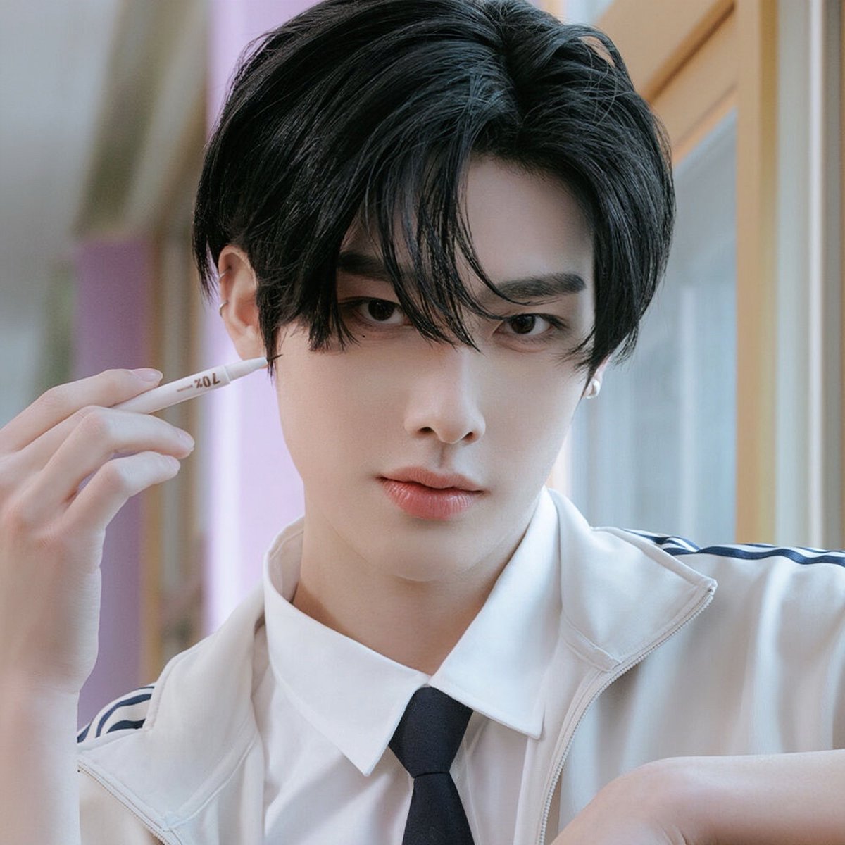 cleousix's tweet photo. ㅤ
R3. Maobei paling tampan

… (100)
… (75)
… (50)
… (25)

Jawab lewat form sampai 20.10! Peka, ok? 🥺
ㅤ https://t.co/ofocDKHnXn