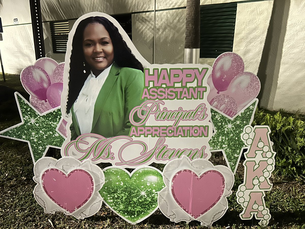 LaquestaA's tweet photo. Deerfield Park Elementary is celebrating their AMAZING ASSISTANT PRINCIPAL Ms. Jolie Stevens🩷💚🎉
#YardCardDivas
@BCPSLeadership https://t.co/Erhz0yPND3