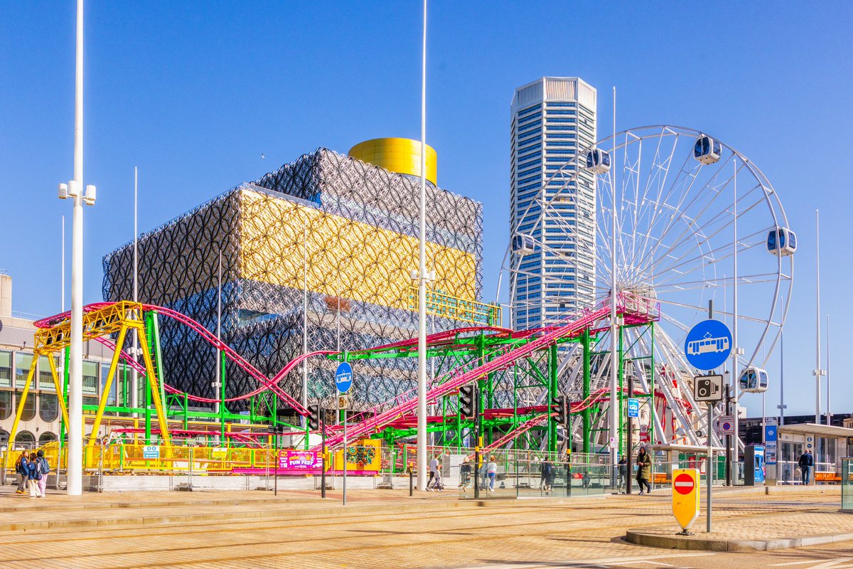 VerityMilligan's tweet photo. Birmingham city centre looking pretty darn good in all this recent sunshine 💙 https://t.co/IUraZi1CR7