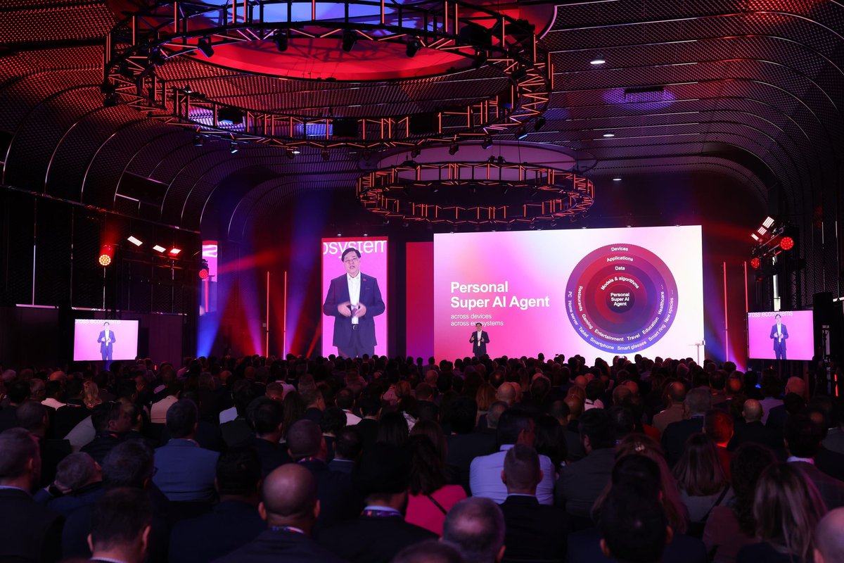 guido_terni's tweet photo. Kickoff made its way to Paris where the EMEA team took time to reflect on the progress of the past year, reconnect with colleagues, and look ahead to FY25/26. 

Swipe to see some highlights from the day! #LenovoKickoff #WeAreLenovo https://t.co/vDJohxz2JF