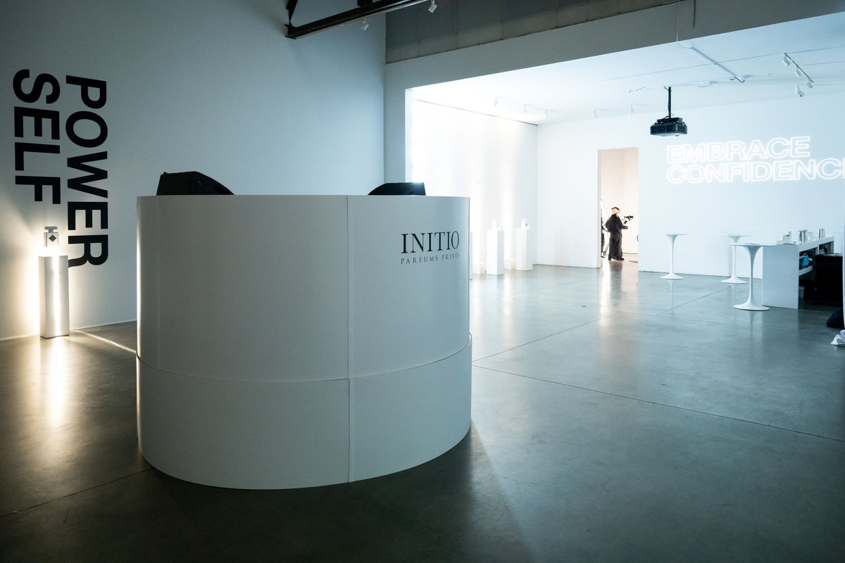 O2Eventworks's tweet image. Fabricated in-house by our team, the 8’ diameter circular white #CustomDJBooth served as the focal point of the space. Clean, modern, and intentionally minimal, it anchored the room’s energy while aligning with INITIO’s sleek aesthetic. 

#CustomFabrication #EventProduction