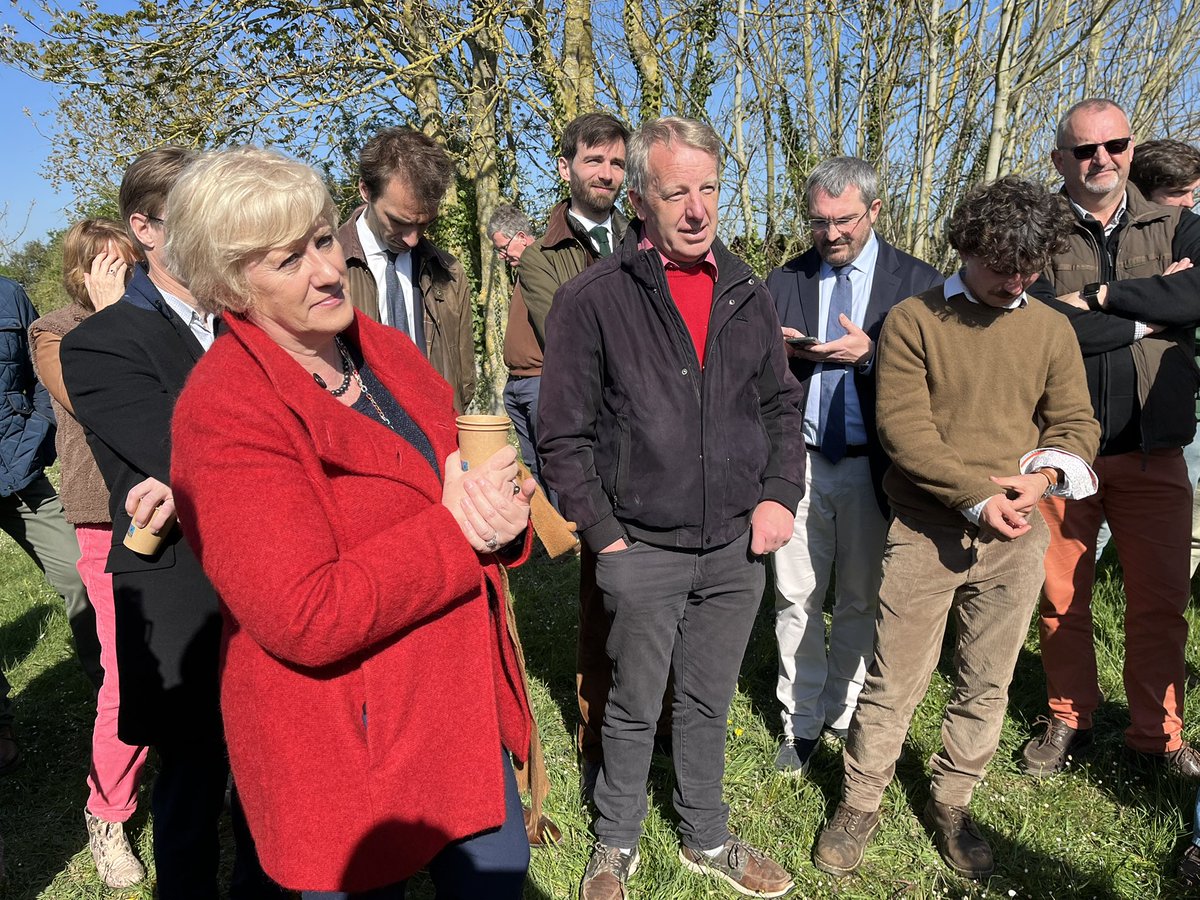 Eric de LA CHESNAIS (@plumedeschamps) on Twitter photo Travaux pratiques d’un contrôle à blanc avec les agents de <a href="/OFBiodiversite/">Office français de la biodiversité</a> et les agriculteurs en présence de la présidente de l’Oise, Nadège Lefebvre et <a href="/Prefet60/">Préfet de l'Oise</a>. <a href="/smessaertluc/">Smessaert Luc</a> <a href="/FDSEAOise/">Fdsea60</a> <a href="/DesrumauxRegis/">Régis Desrumaux</a> <a href="/coordinationrur/">Coordination Rurale</a> <a href="/avocatdeschamps/">Timothée Dufour</a> Travaux pratiques d’un contrôle à blanc avec les agents de <a href="/OFBiodiversite/">Office français de la biodiversité</a> et les agriculteurs en présence de la présidente de l’Oise, Nadège Lefebvre et <a href="/Prefet60/">Préfet de l'Oise</a>. <a href="/smessaertluc/">Smessaert Luc</a> <a href="/FDSEAOise/">Fdsea60</a> <a href="/DesrumauxRegis/">Régis Desrumaux</a> <a href="/coordinationrur/">Coordination Rurale</a> <a href="/avocatdeschamps/">Timothée Dufour</a>