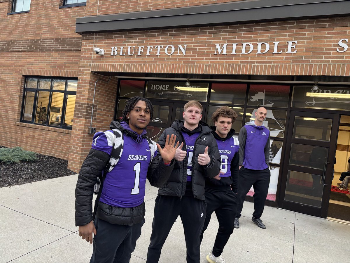 Making an impact beyond football! 
#HighfiveFriday 
#BeBetter