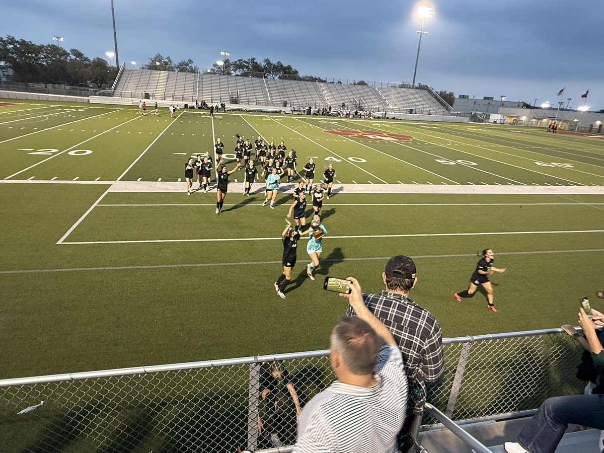 cphsvb2018's tweet photo. GAME DAY at the ship! Cannot wait to see these amazing young ladies work their magic on the soccer field today! State Championship Ready! Best of luck ladies &amp; coaches. Go get it. Let’s GO 💚🐺#CPProud @CPHSWomenSoccer @LeanderisdATH @var_austin @VypeATX @ASJSportsATX https://t.co/RDzO3uLEVo
