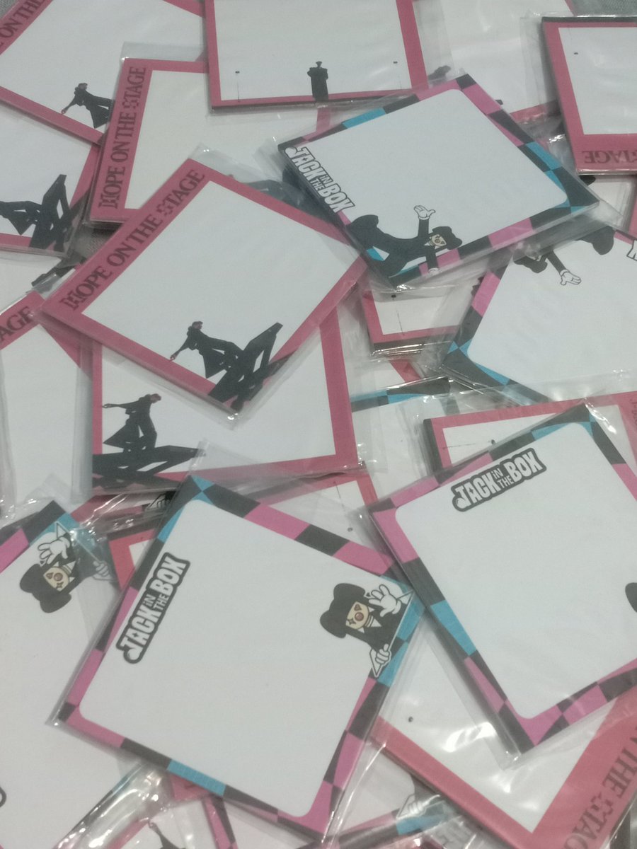 Hope on The Stage Manila Freebies 💜
(Day 1 &amp; 2)

-  limited qty 
- open for on the spot trades
📍moa arena/uarmyzone/tabi tabi hahaha

see youu armys!! ^^

#HOPE_ON_THE_STAGE_TOUR_MANILA 
#HOPE_ON_THE_STAGE_TOUR