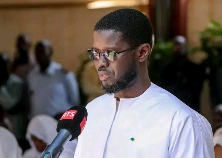 CoinduDroit's tweet photo. 🔴#Sénégal Décès du président du conseil constitutionnel M. Mamadou Badio Camara le 10 avril 2025.

L'homme avait marqué l'histoire en refusant de repousser l'élection présidentielle de 2024 et a rejeté toutes manœuvres pour que Macky Sall se maintienne au pouvoir.  #Faye #Sonko https://t.co/SfgJrfOyOW