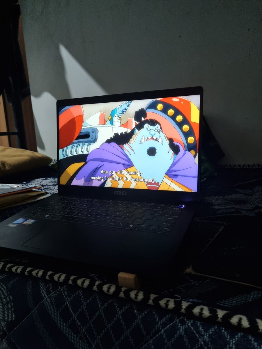 Rahadyann99's tweet photo. Malam dan anime. Hidup sepertinya masih baik2 saja https://t.co/OBtCWdiHAv